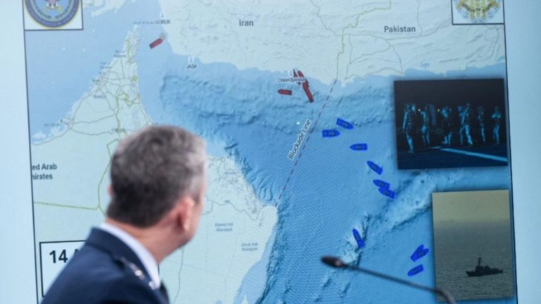 SHBA godet anije iraniane në Hormuz, Uashingtoni thotë se po vendosnin mina