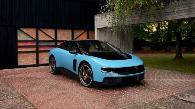 Ferrari hyn në epokën elektrike me “Luce”, por tregu e ndëshkon menjëherë