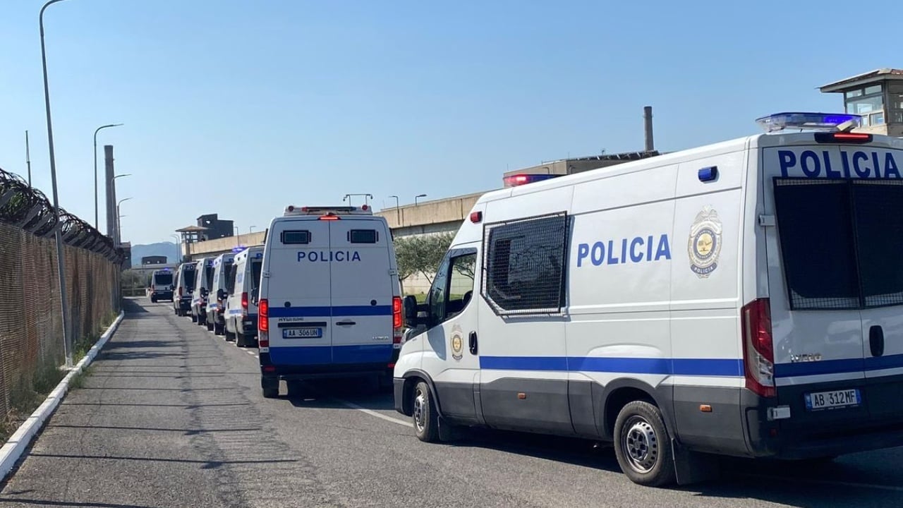 Kontrolle në burgun e Peqinit, në pyetje Gazmend Braka pas gjetjes së dyshuar të alkoolit