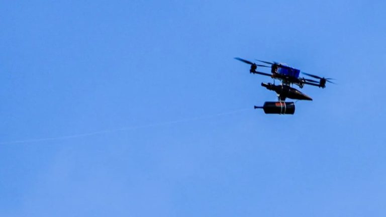 Hezbollahu godet me dronë me fibra optike, Izraeli përballet me një kërcënim të ri në kufi