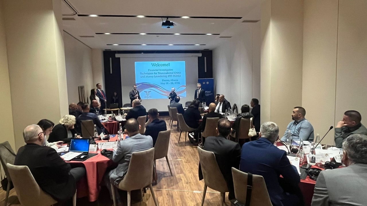 SHBA trajnon zyrtarë nga Shqipëria, Kosova dhe RMV për hetimet financiare