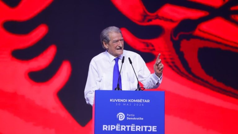 Berisha në Kuvendin e PD: pranon “gabime”, sulmon Ramën dhe thotë se partia “nuk blihet”