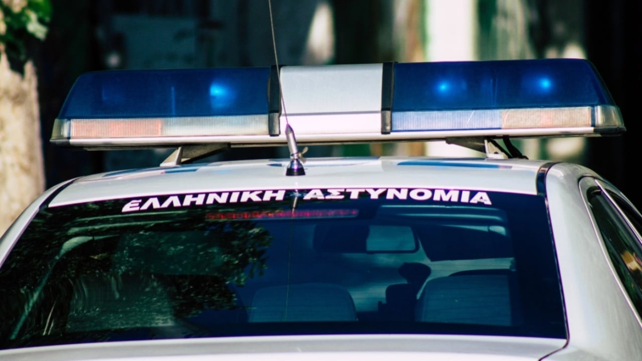 Greqi, në burg nëna 25-vjeçare dhe partneri i saj pas dhunës ndaj vajzës 3-vjeçare
