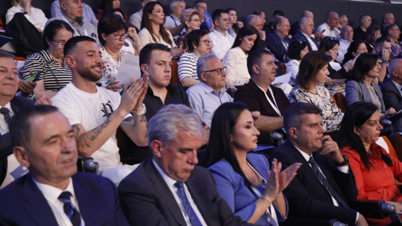 PD mban të fshehta detajet e votimit, dalin emrat për Këshillin Kombëtar
