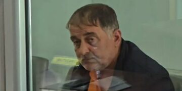 Aksidenti tragjik në Durrës, Nikoll Radaçi del në gjyq i vetëm pas braktisjes nga familja