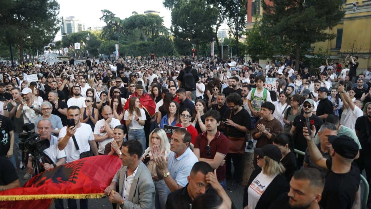 Protestë në Tiranë pas incidentit në Zvërnec, qytetarët kundër ndërtimeve në zonat e mbrojtura