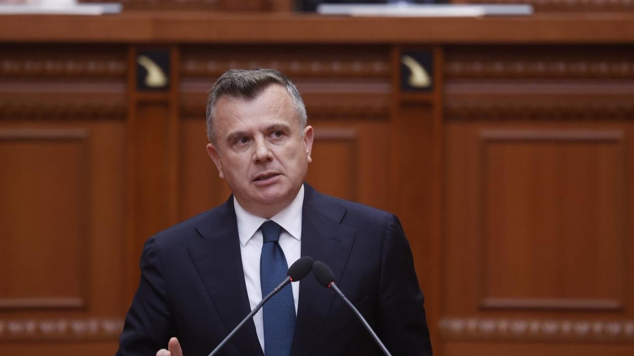 Balla përplaset me Berishën në Kuvend: pretendon rritje 2.5 herë të investimeve të huaja