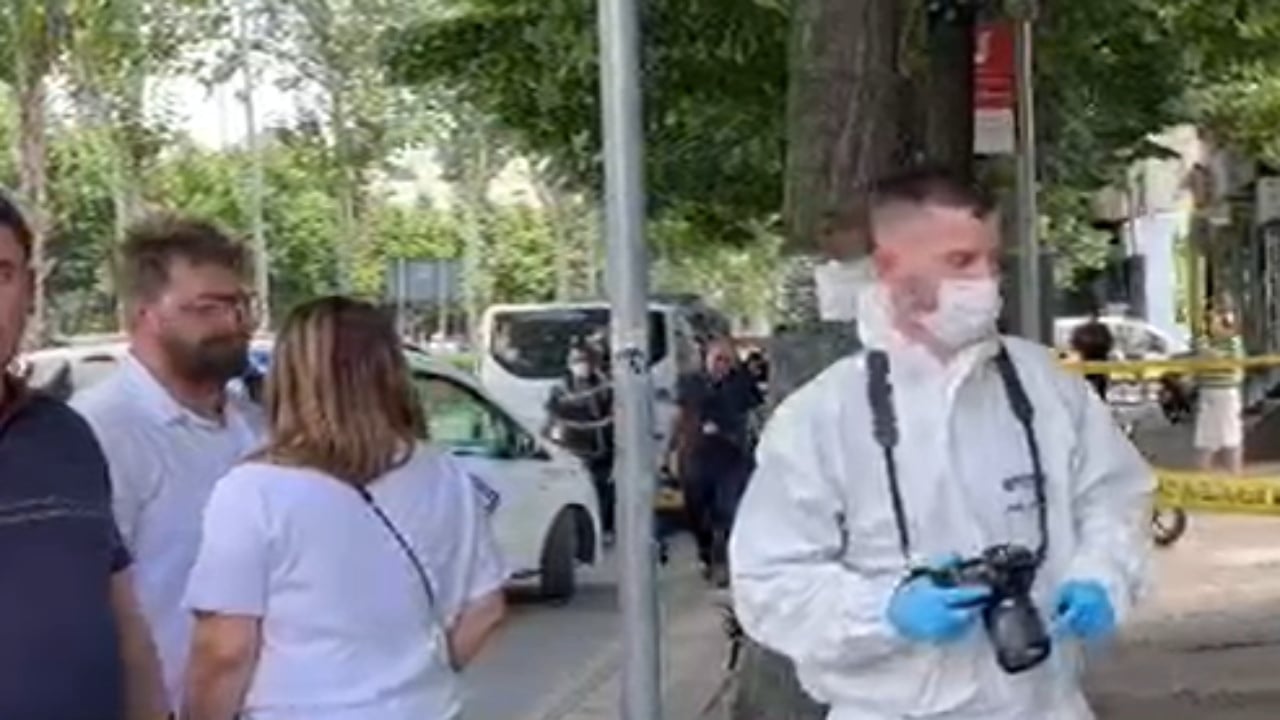 Grabitje në bankë në Tiranë, autori ndoqi të moshuarën deri te arka dhe i mori paratë