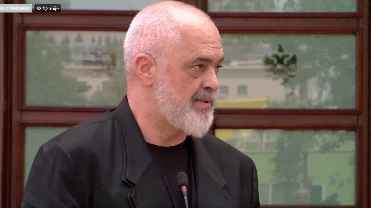 Rama sulmon protestuesit dhe refuzon dorëheqjen: “Përfaqësoj 800 mijë shqiptarë”