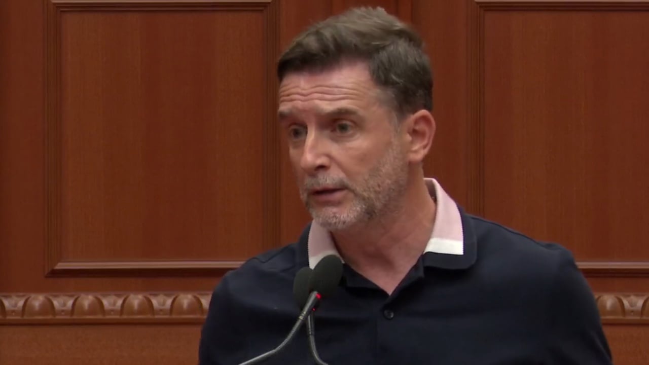 Braçe sulmon Berishën në Kuvend dhe mbron qëndrimin për protestat në Zvërnec