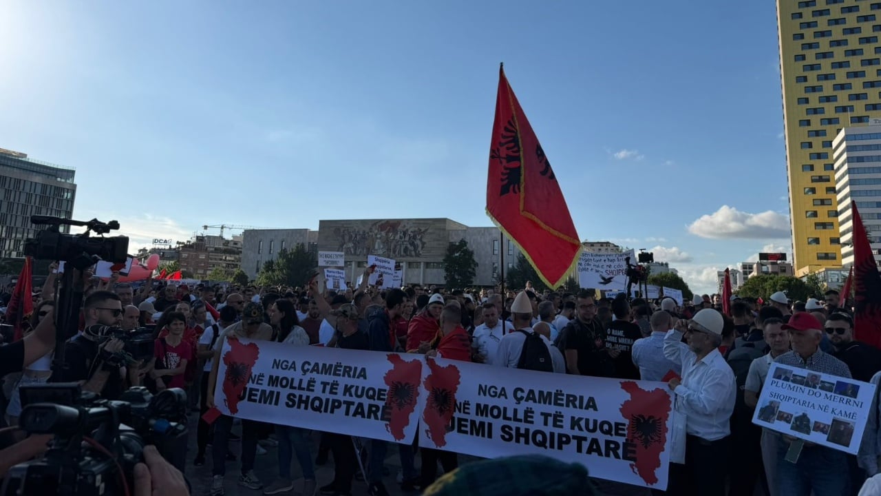 Dita e pestë e protestës në Tiranë: 5 kërkesa para Kryeministrisë, mes tyre dorëheqja e qeverisë