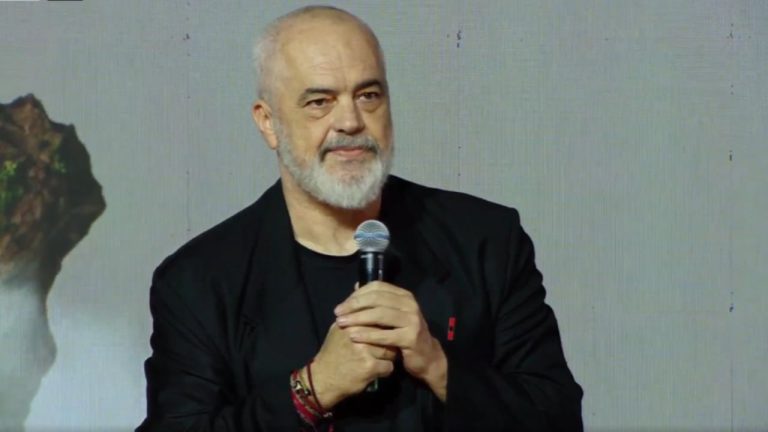 Rama në festivalin e arkitekturës në Tiranë, thirrje për zhvillim “në harmoni me natyrën”