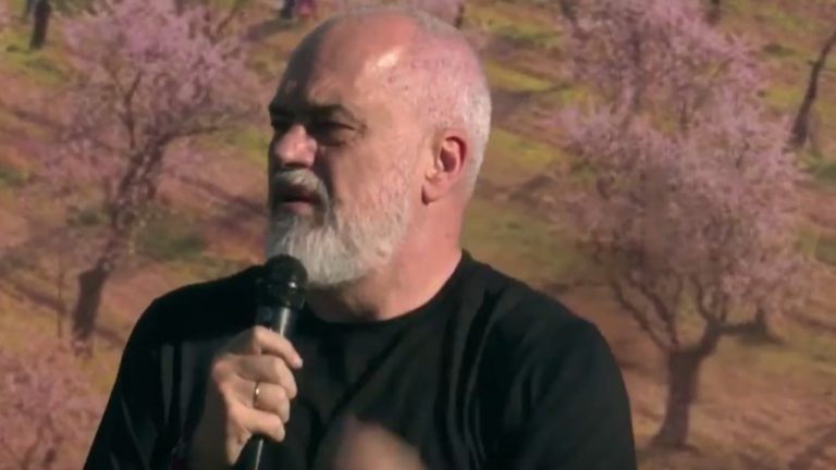 Rama publikon një mesazh pro projektit 4 miliardë euro në Zvërnec, mes debatit për zonën