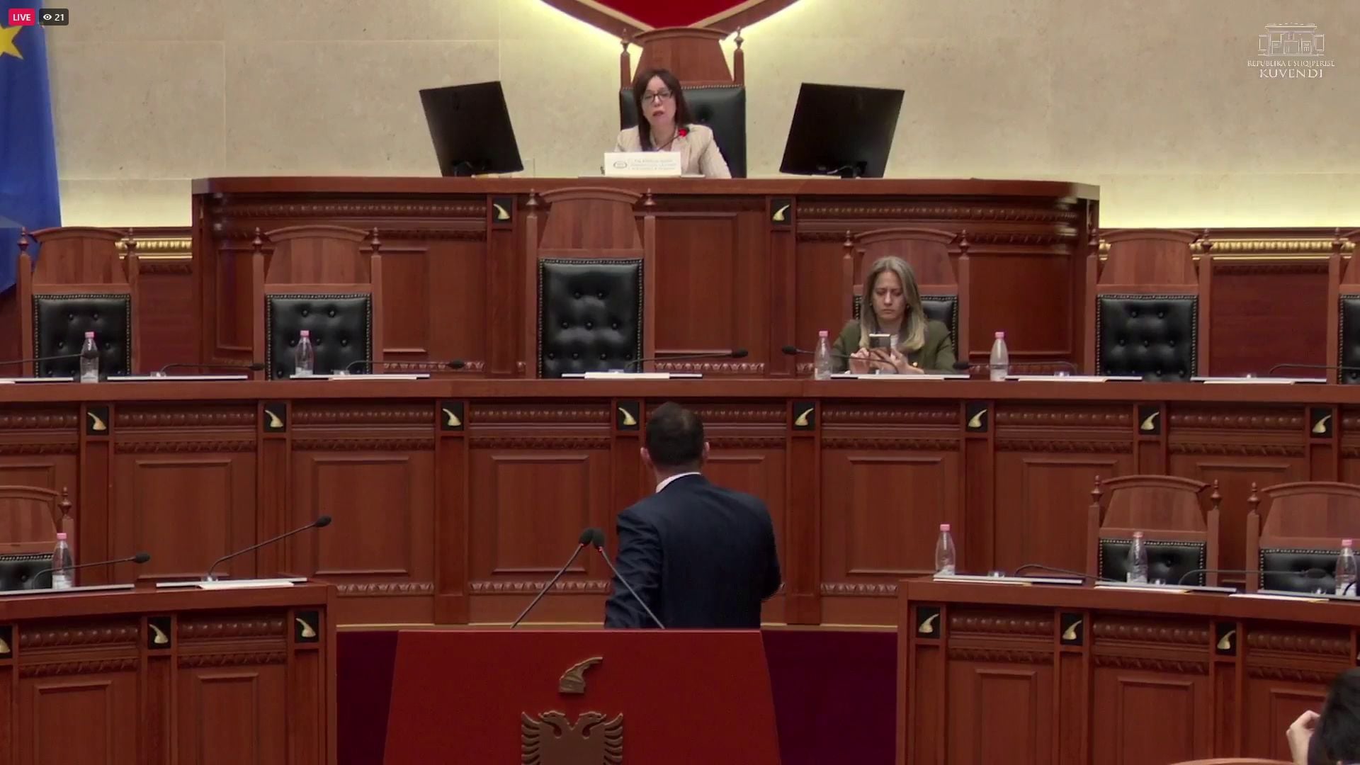 Përplasje në Kuvend: Balliu i kthehet Spahiut pas ndërprerjes së fjalës në seancë