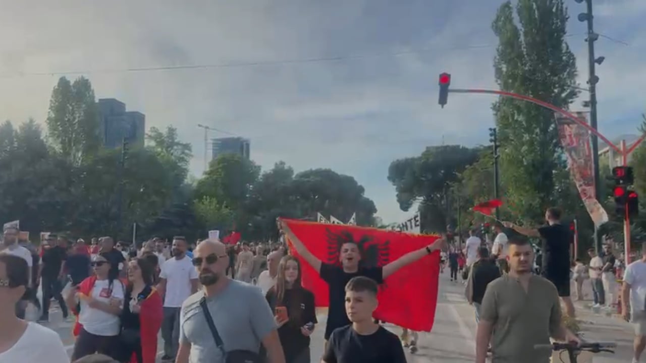 Dita e shtatë e protestës kundër investimit në Zvërnec, tubime në Tiranë, Shkodër dhe diasporë