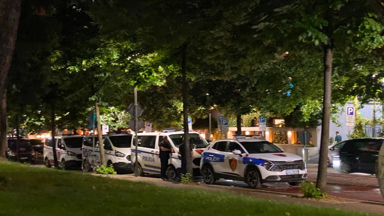 Sherr i dhunshëm në Sarandë, 6 të shoqëruar nga policia pas përplasjes me sende të forta