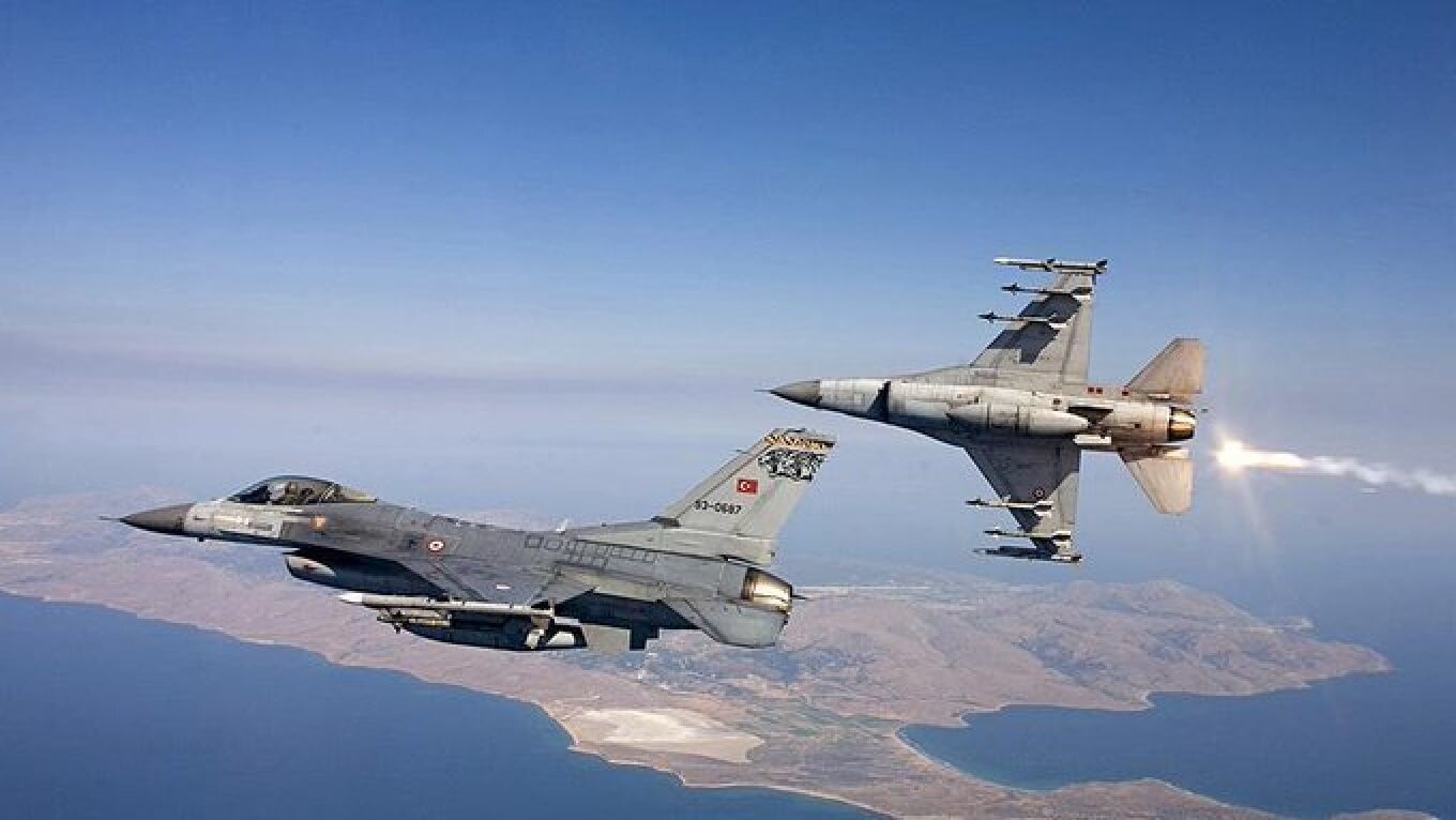 Tension në Egje: Greqia akuzon Turqinë për 9 shkelje të hapësirës ajrore