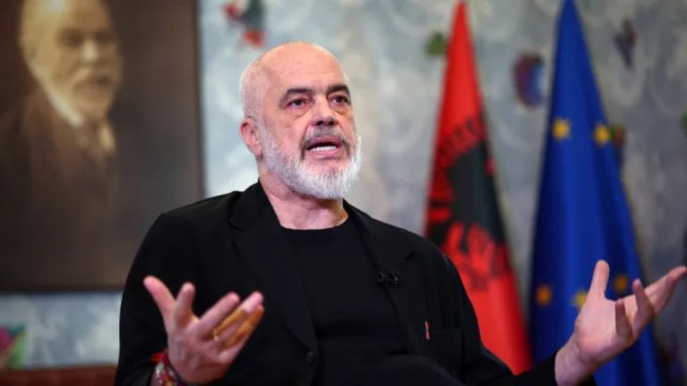 Rama mbron projektin në Zvërnec: “Pronë private”, por debati për rolin e qeverisë mbetet