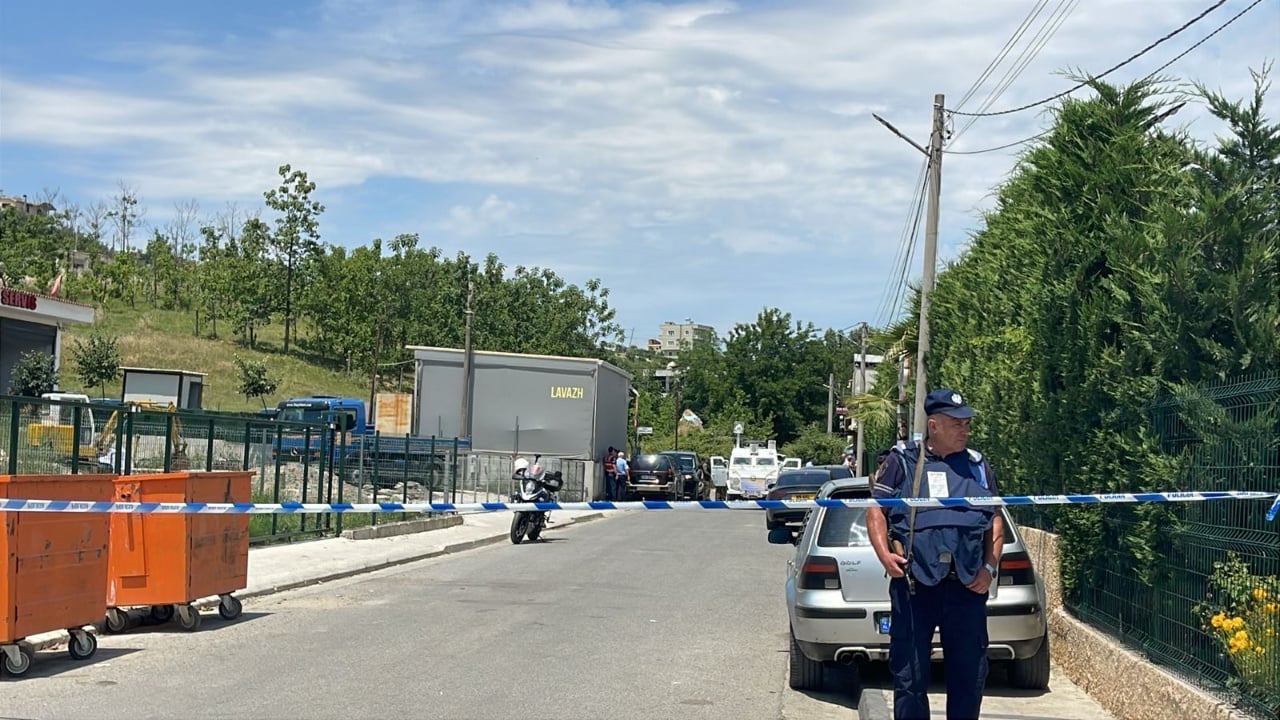 Vrasja në Paskuqan, Sadik Llanaj ende në kërkim: 11 gëzhoja dhe dyshime për konflikt më të thellë