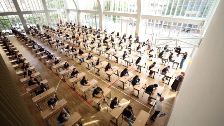 Publikohen notat e gjuhës së huaj për maturantët, ja ku mund t’i kontrolloni rezultatet