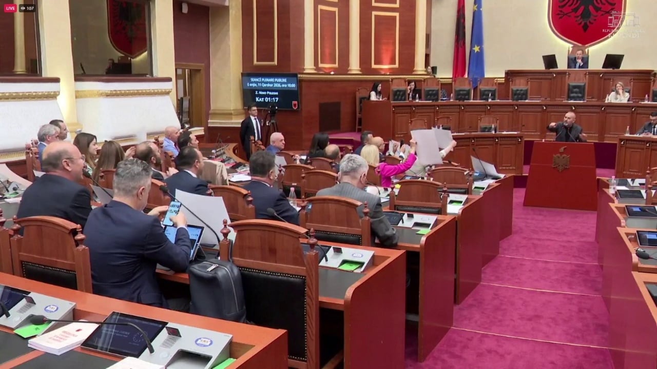 Tensione në Kuvend: deputetët e PD ndërpresin Manjën me thirrjen “Rama jep dorëheqjen”