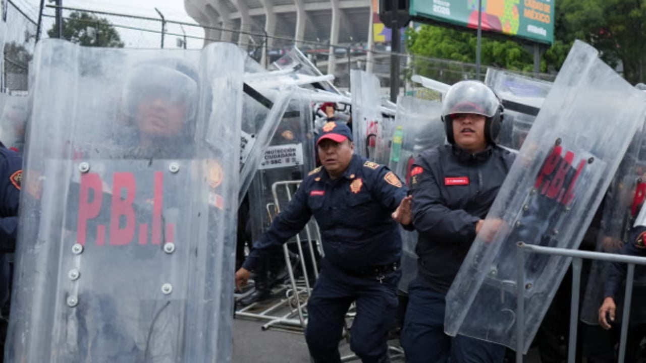 Përplasje dhe arrestime para ndeshjes hapëse të Botërorit 2026 në “Azteca”