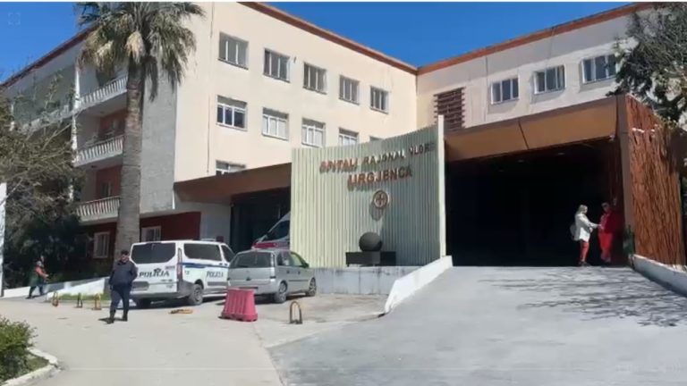 Plagosje me thikë në Vlorë, një person përfundon në spital pas konfliktit në Isa Boletini