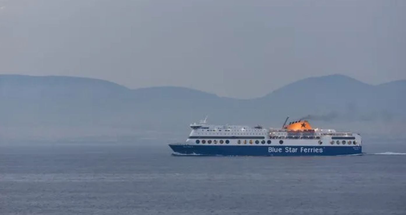 Alarm për bombë në tragetin Blue Star 2 nga Pireu, 1.050 persona në bord