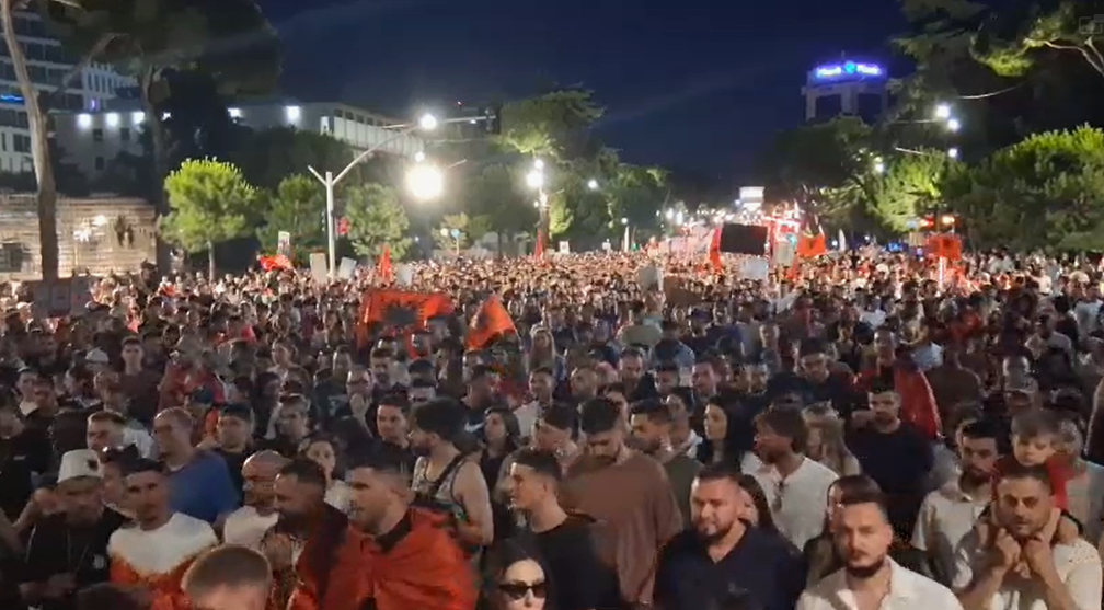 Tensione te protesta e 15-te para Kryeministrise, marshim ne Tirane dhe akuza per provokim