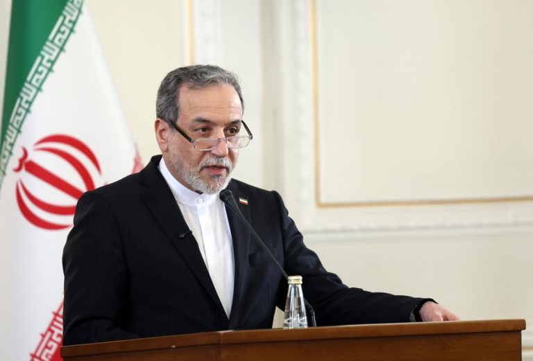 Irani paralajmëron për Libanin dhe njofton bisedime bërthamore me SHBA në Zvicër