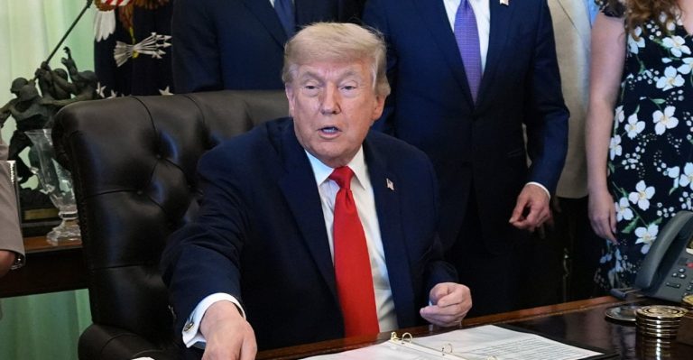 Trump hedh poshtë zërat për financim amerikan në Iran: “SHBA s’jep para për Teheranin”