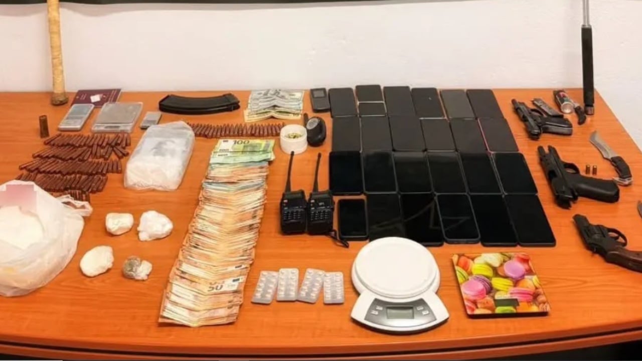 Goditet grupi shqiptaro-grek i kokainës në Athinë, 9 të arrestuar dhe 4 në kërkim