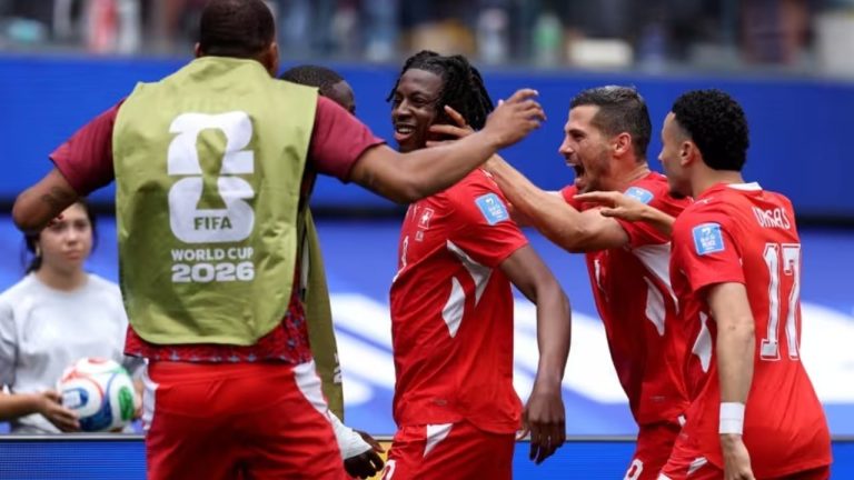 Zvicra mposht 4-1 Bosnjën, Xhaka shënon dhe helvetët marrin kreun e Grupit B