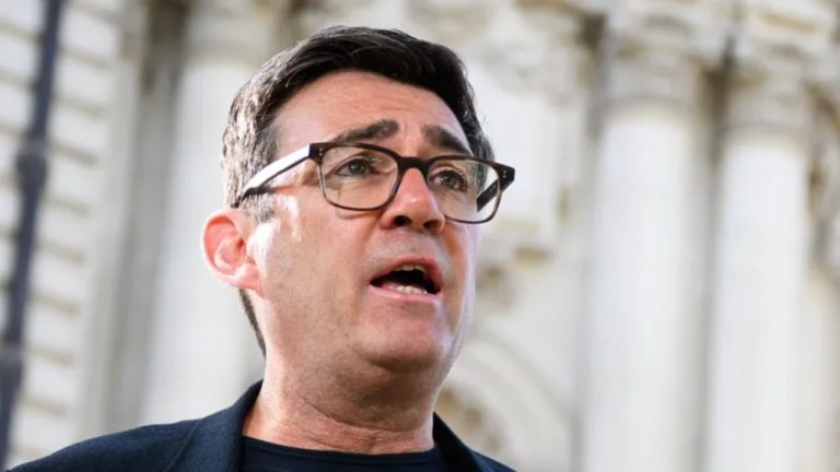 Kush është Andy Burnham? Rikthimi në Parlament që i hap presion të ri Keir Starmer