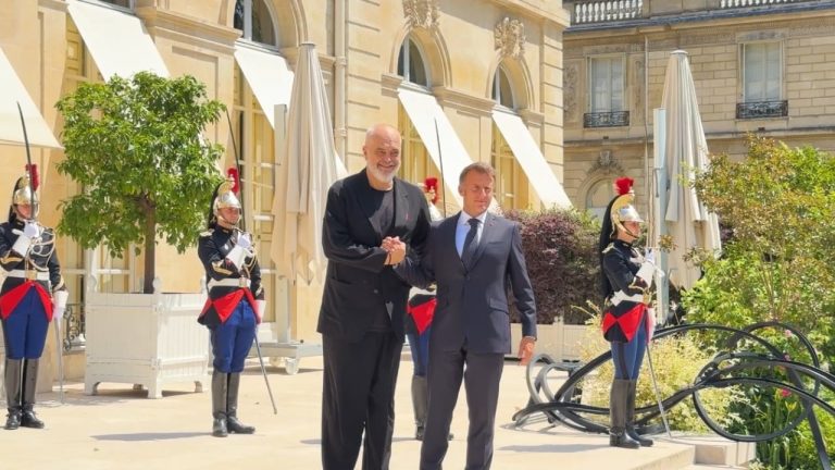 Rama mbi dy orë në Elysee, çfarë u tha zyrtarisht për takimin me Macron në Paris