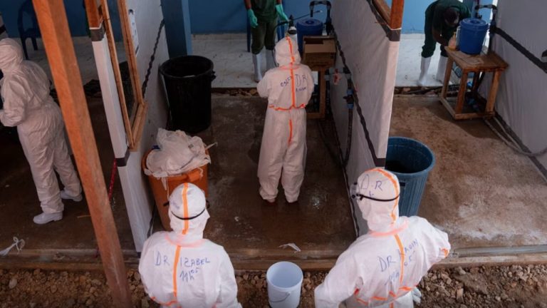 Franca konfirmon rastin e parë me Ebola, pacienti në izolim dhe nis gjurmimi i kontakteve