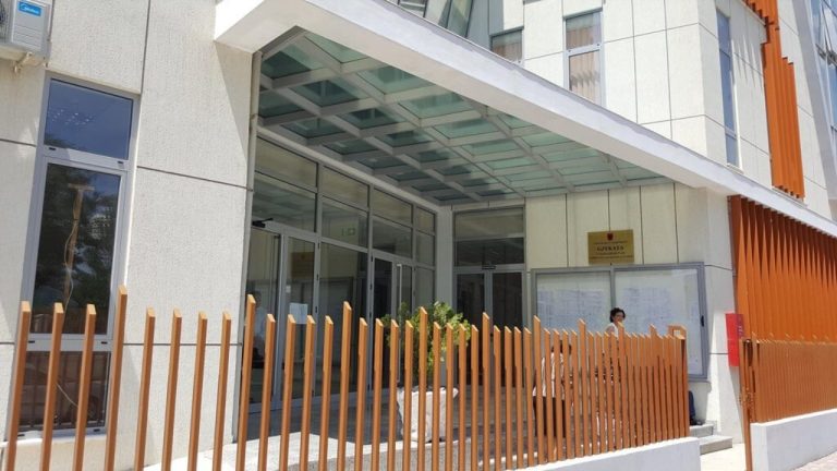 Skema e ndihmës ekonomike në Elbasan, masa për 6 zyrtarë pas dyshimeve për 12.5 mln lekë dëm