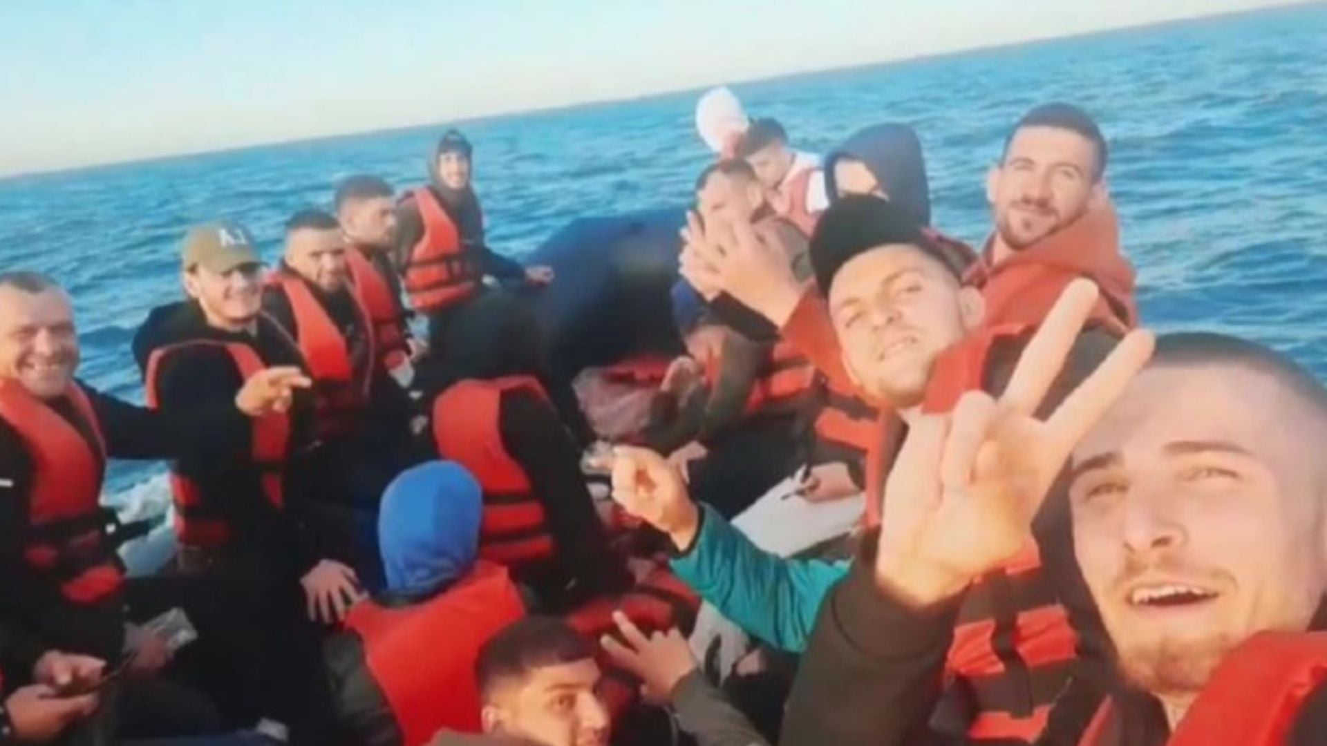 Arrestohet në Surrey shqiptari i dyshuar për trafik emigrantësh me gomone Francë-Angli