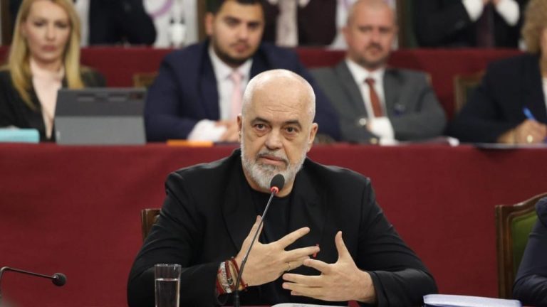 Rama u kërkon deputetëve të PS më shumë zë në rrjete dhe Kuvend, mungon Spiropali