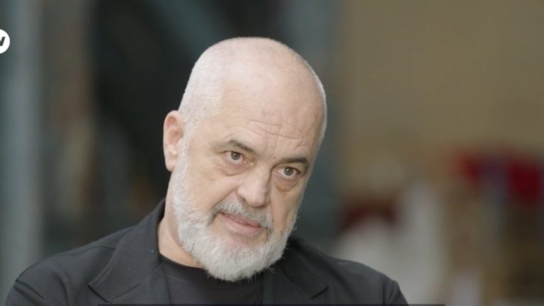 Rama mohon krizën e besimit mes protestave për resortin: “Kur të jetë gati projekti, flasim”