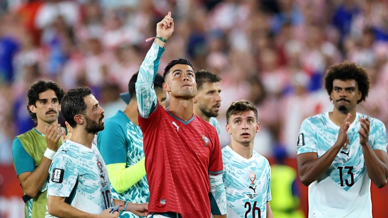 Ronaldo në lot pas fitores së Portugalisë, homazh për Diogo Jotën me fanellën 21