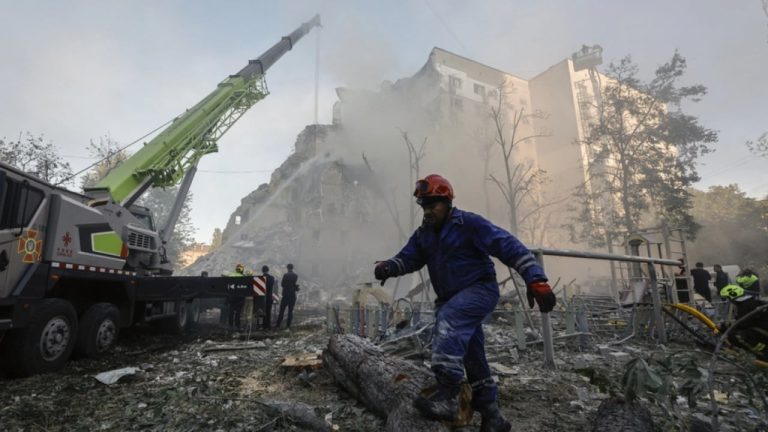 Sulmet ruse në Kiev, 30 viktima dhe ditë zie në Ukrainë, Zelensky akuzon Moskën