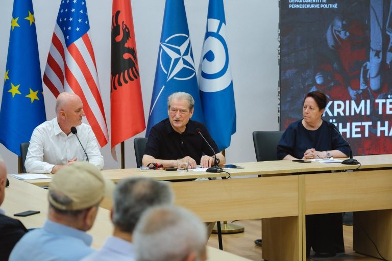 Berisha tërhiqet pjesërisht nga Kuvendi, por kërkon të përfaqësojë protestën