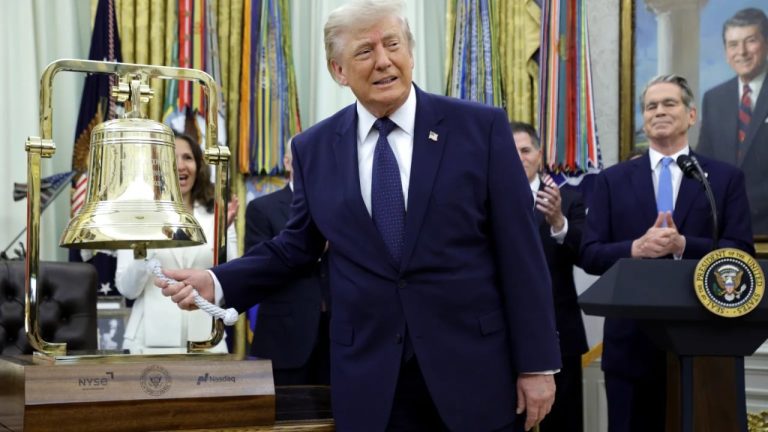 Trump në qendër të ironisë pas eliminimit të SHBA-së: tifozët kërkojnë “rikthim” në Botëror