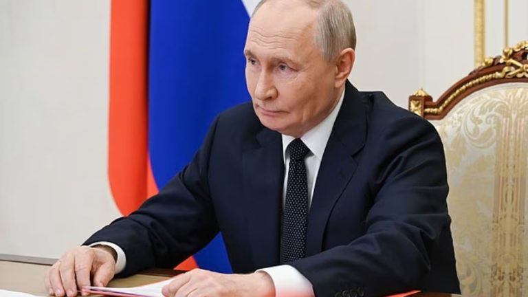 Sulmet ukrainase prekin karburantin në Rusi, shtohet presioni ndaj Kremlinit