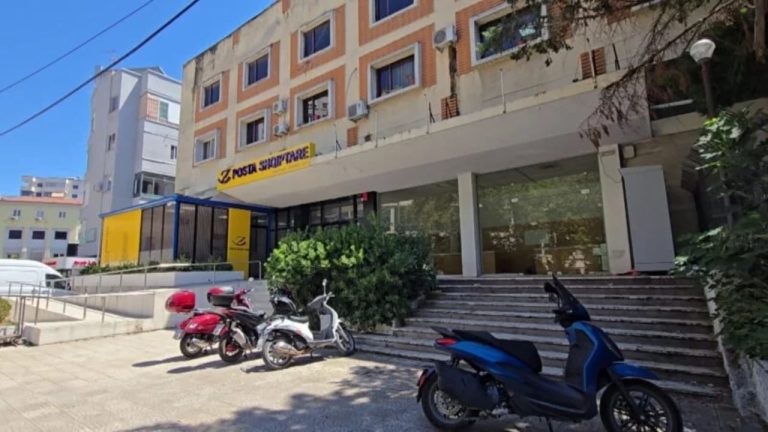 69 milionë lekë pensione e ndihma sociale të paarkëtuara, arrestime në Postën e Durrësit