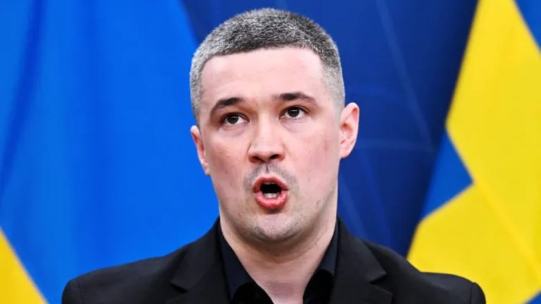 Zelensky trazon kabinetin: shkarkohet ministri i Mbrojtjes pas vetëm 6 muajsh