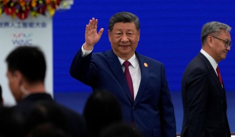 Xi shpall synimin e Kinës për të udhëhequr inteligjencën artificiale, përballë SHBA-së