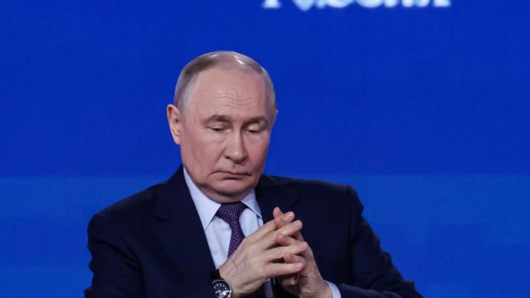 Putin shton presionin mbi oligarkët, raportet flasin për miliarda që po kalojnë në kriptovaluta