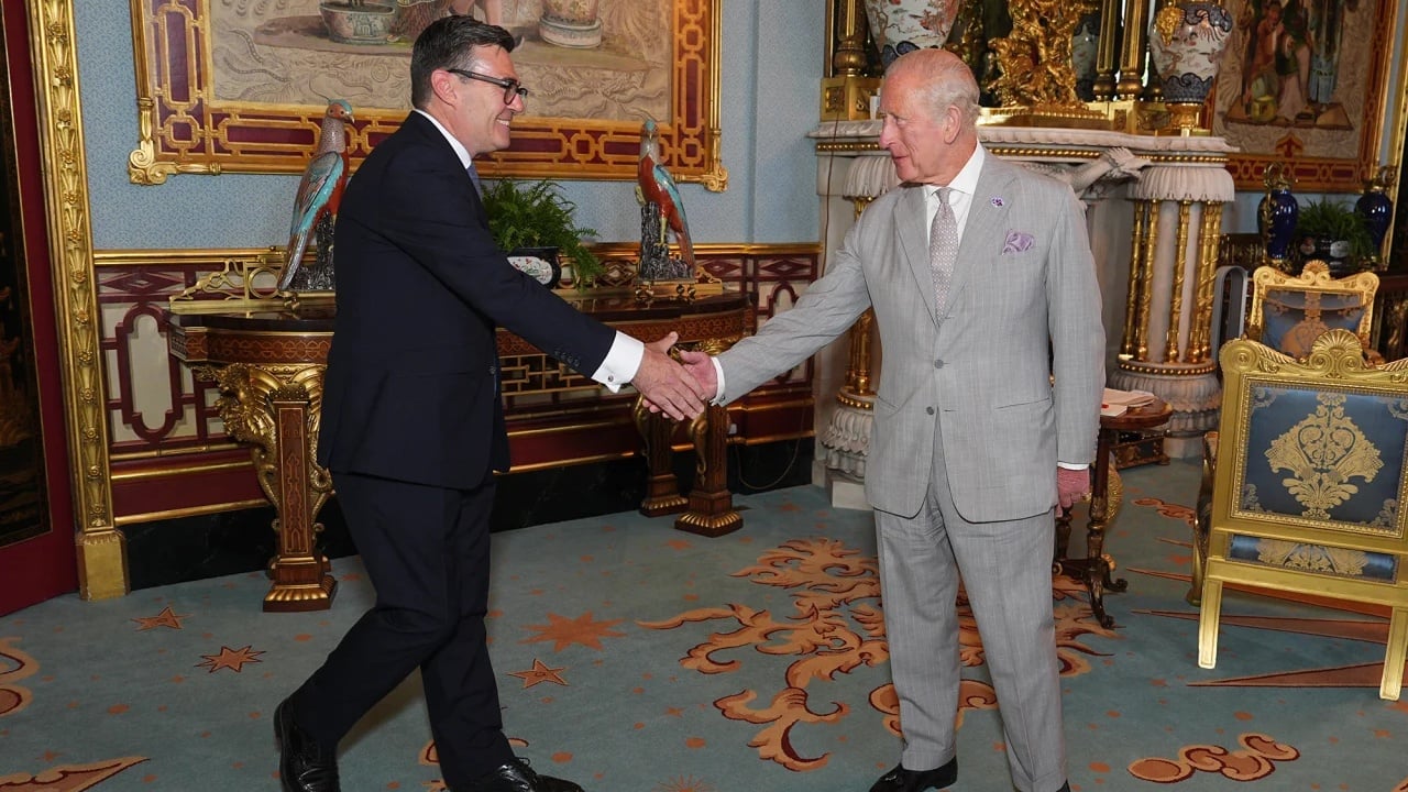 Andy Burnham merr mandatin nga Charles III dhe bëhet kryeministri i ri i Britanisë